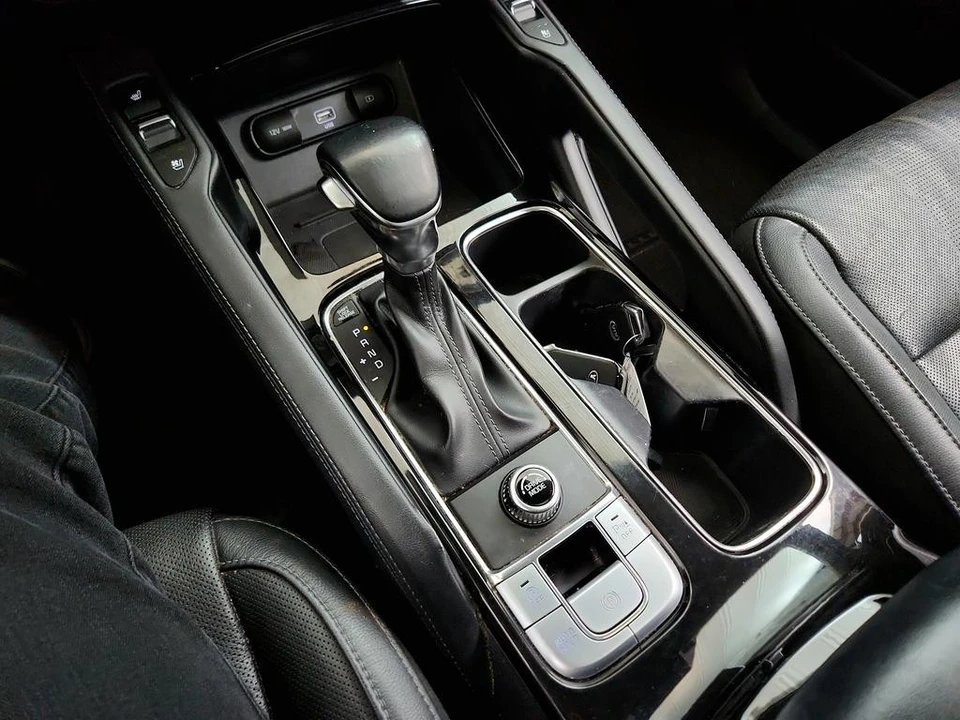 2020 Kia Telluride - Image 19 of 21