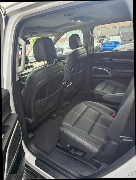 2020 Kia Telluride - Image 7 of 12