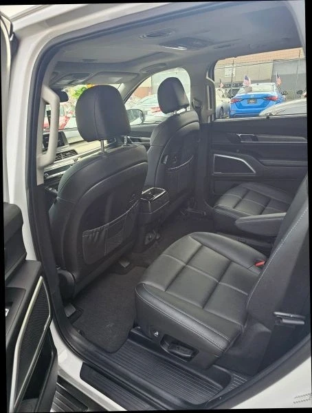 2020 Kia Telluride - Image 7 of 12