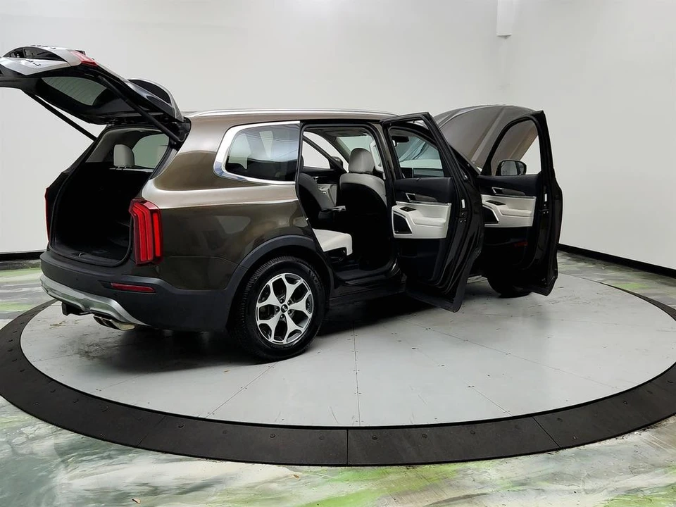 2020 Kia Telluride - Image 11 of 21