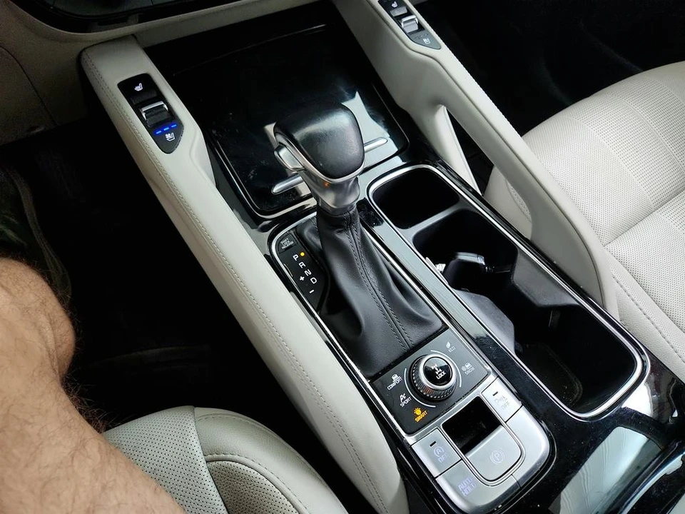 2020 Kia Telluride - Image 19 of 21