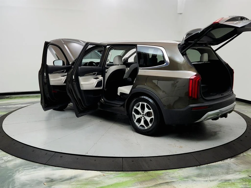 2020 Kia Telluride - Image 12 of 21
