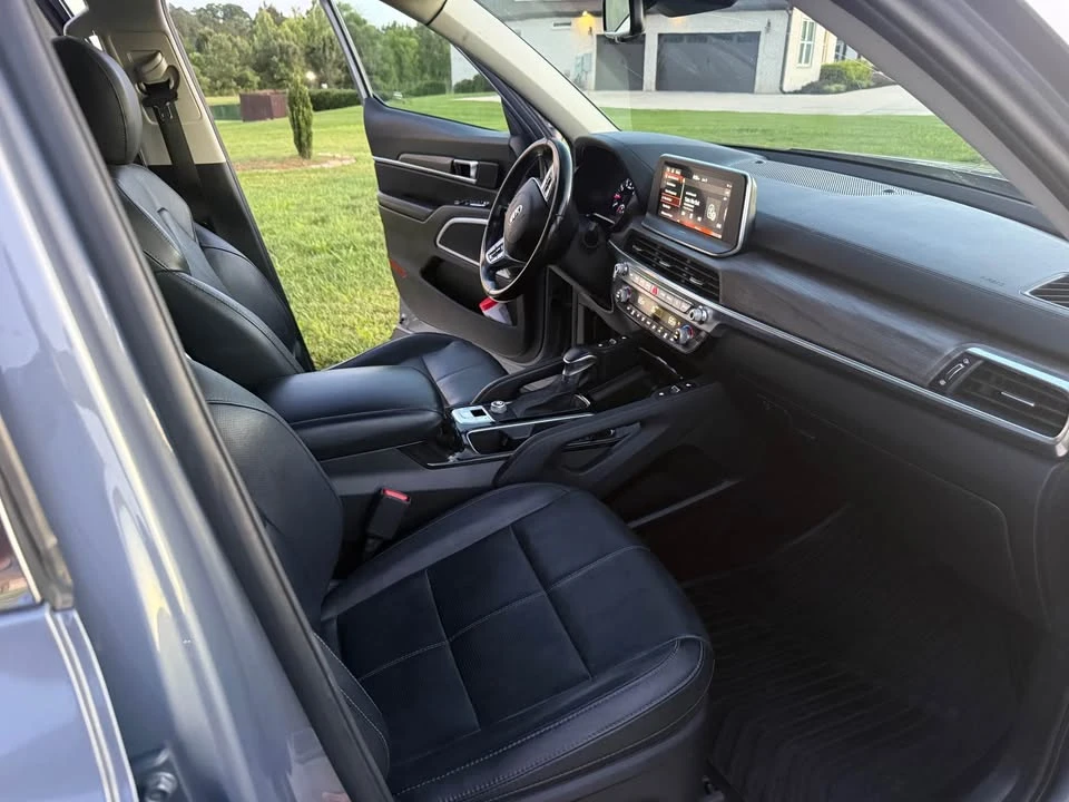 2020 Kia Telluride - Image 11 of 17