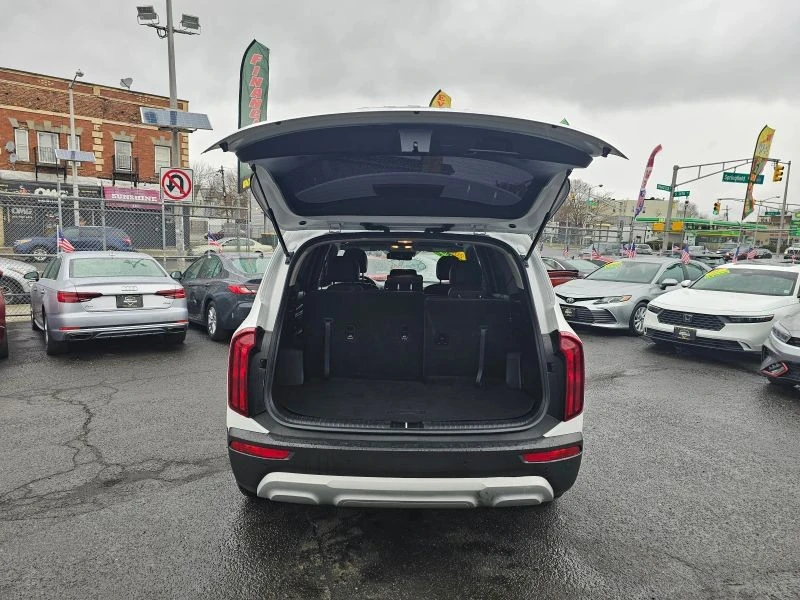 2020 Kia Telluride - Image 8 of 12