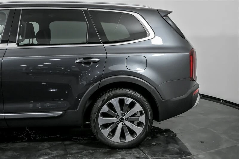 2020 Kia Telluride - Image 8 of 12