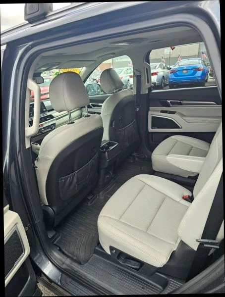 2020 Kia Telluride - Image 7 of 12