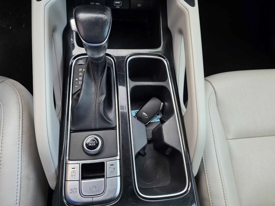 2020 Kia Telluride - Image 16 of 20