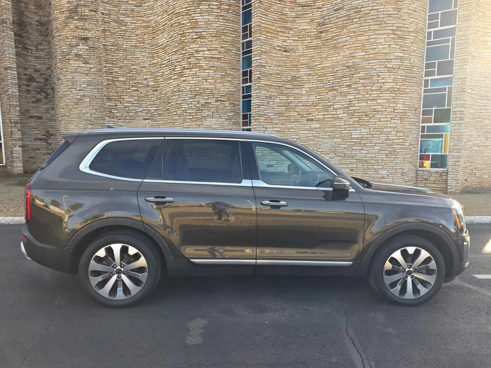 2020 Kia Telluride - Image 2 of 20