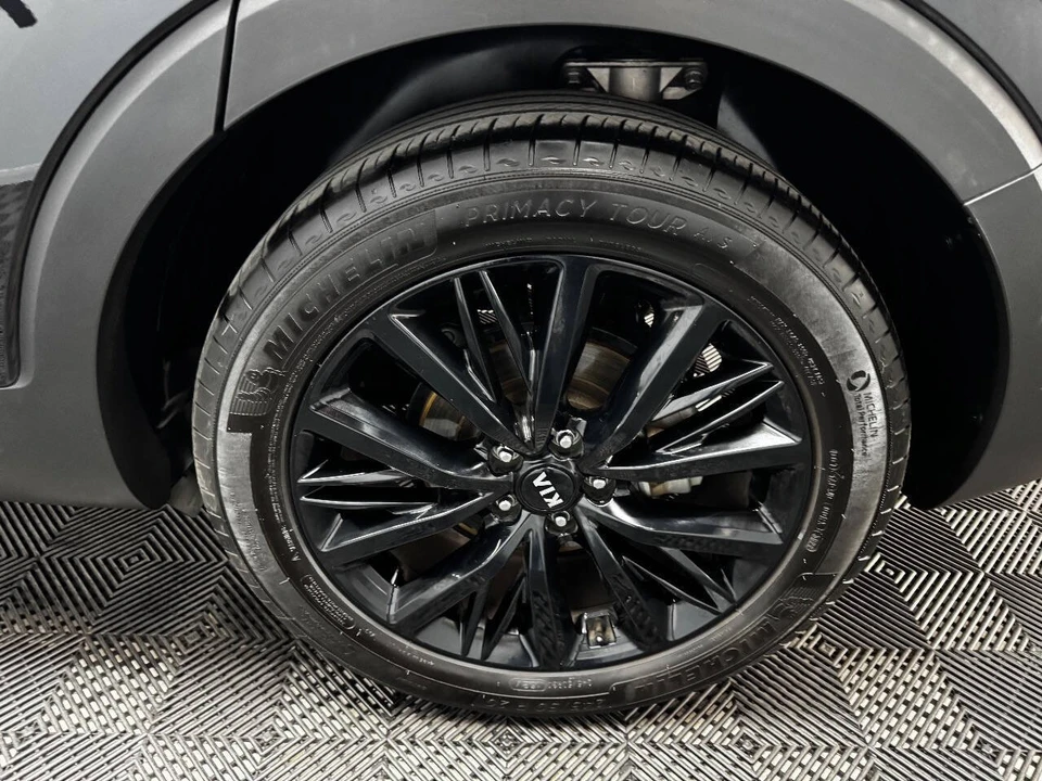 2020 Kia Telluride - Image 18 of 21