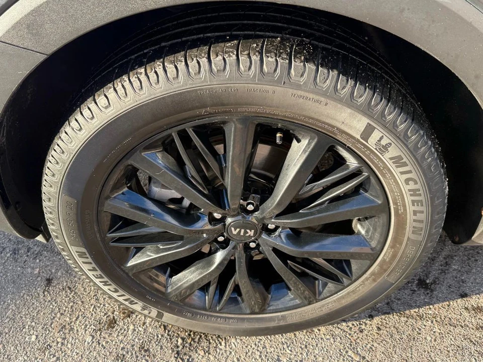 2020 Kia Telluride - Image 9 of 12