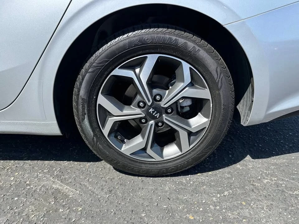 2020 Kia Forte - Image 12 of 20