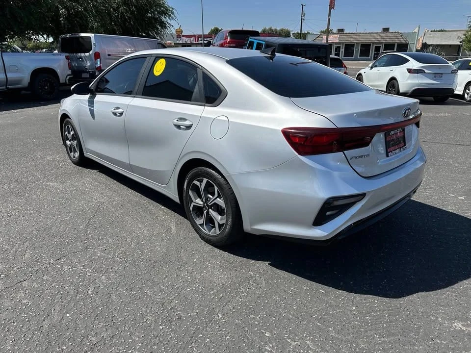 2020 Kia Forte - Image 11 of 20