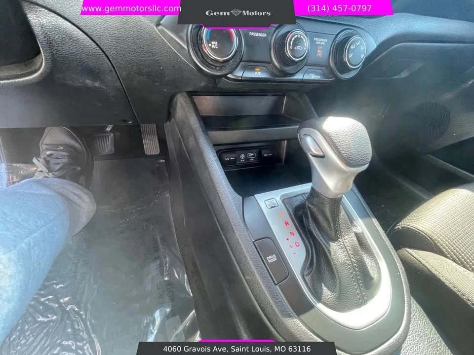 2020 Kia Forte - Image 13 of 17