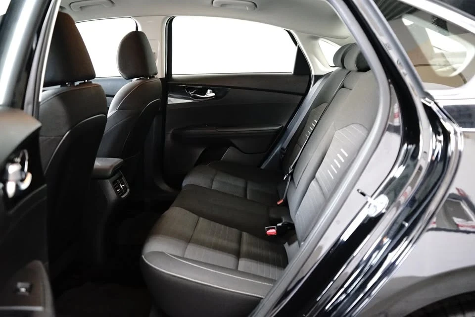 2020 Kia Forte - Image 9 of 20