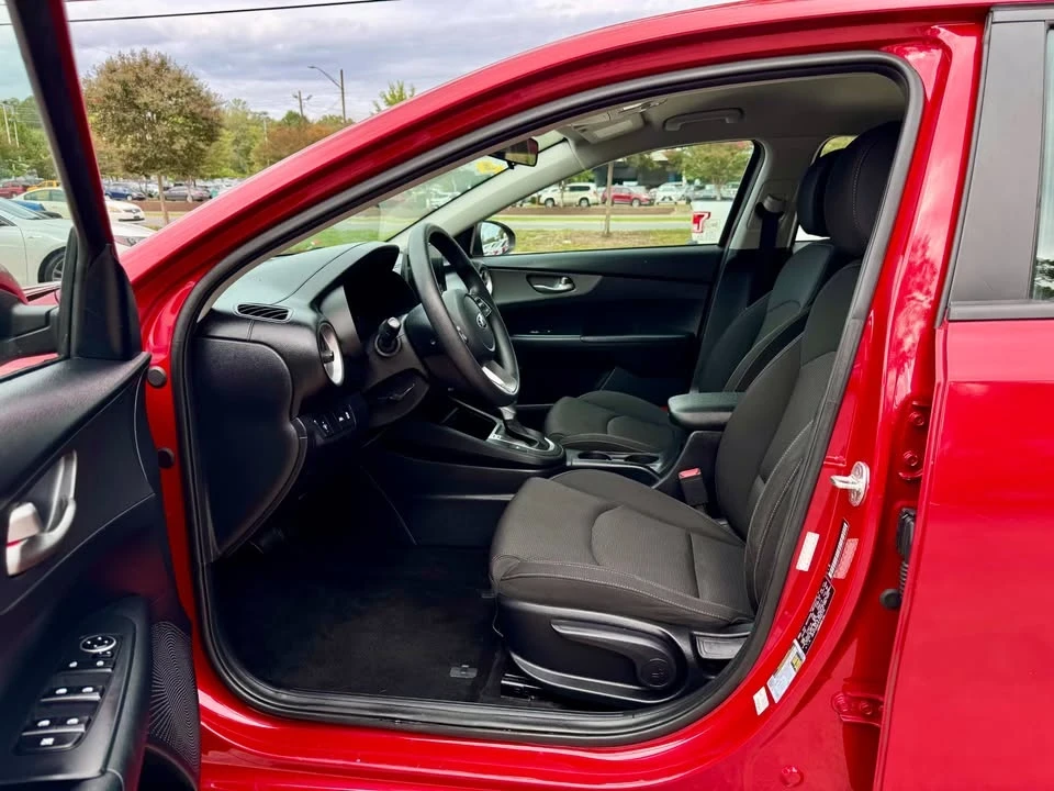 2020 Kia Forte - Image 9 of 16