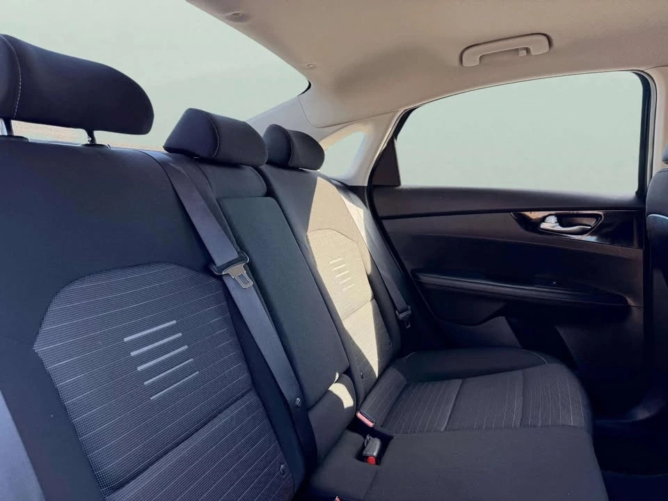 2020 Kia Forte - Image 8 of 12