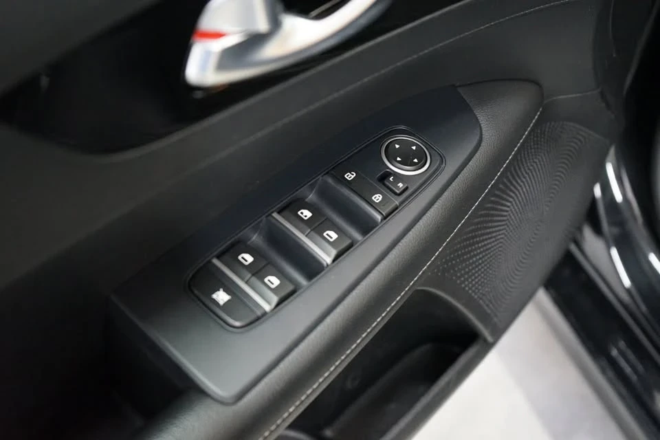 2020 Kia Forte - Image 11 of 20