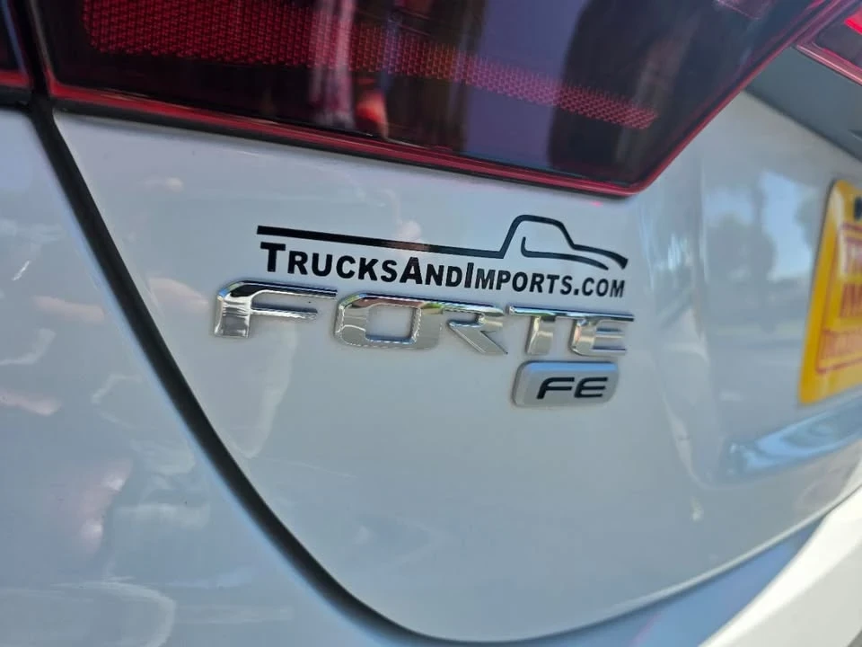 2020 Kia Forte - Image 5 of 18