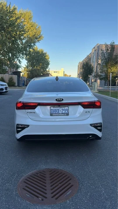 2020 Kia Forte - Image 5 of 10