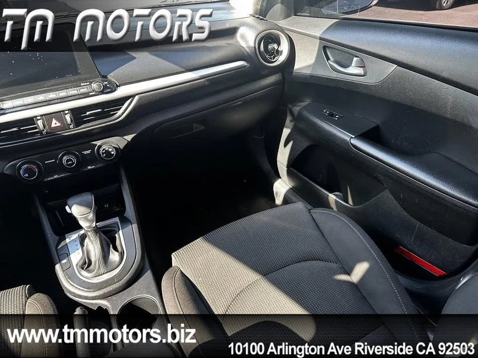 2020 Kia Forte - Image 11 of 18