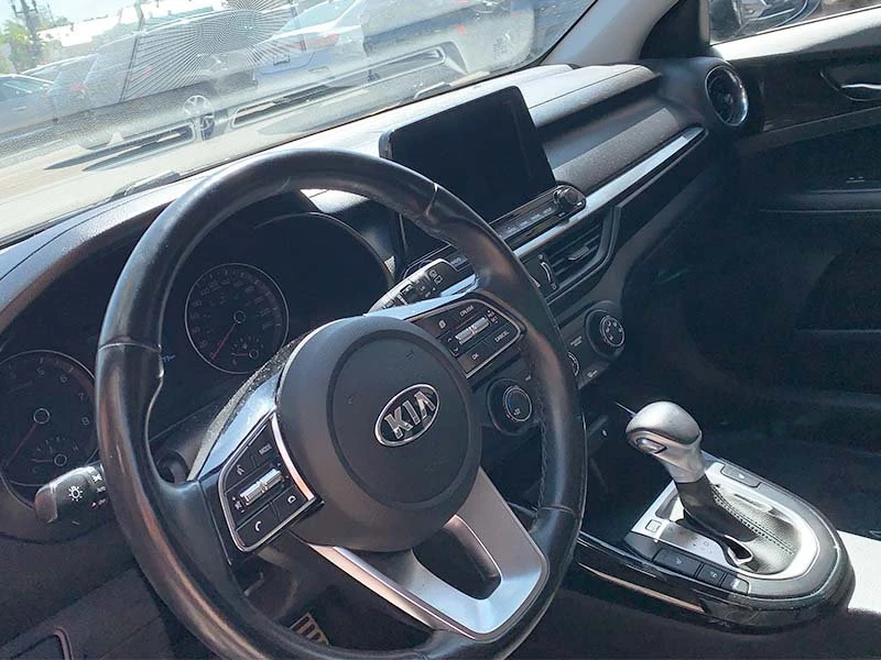 2020 Kia Forte - Image 10 of 18