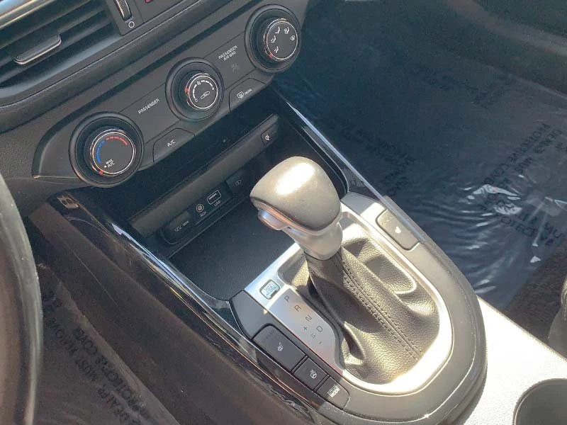 2020 Kia Forte - Image 15 of 18