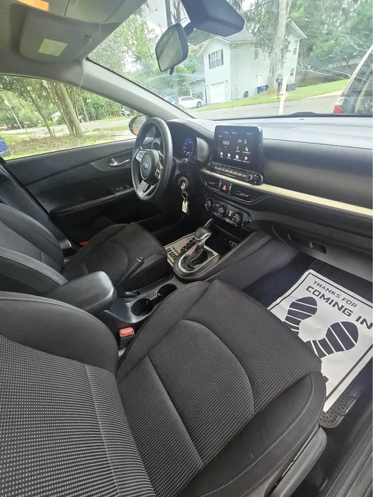 2020 Kia Forte - Image 8 of 12