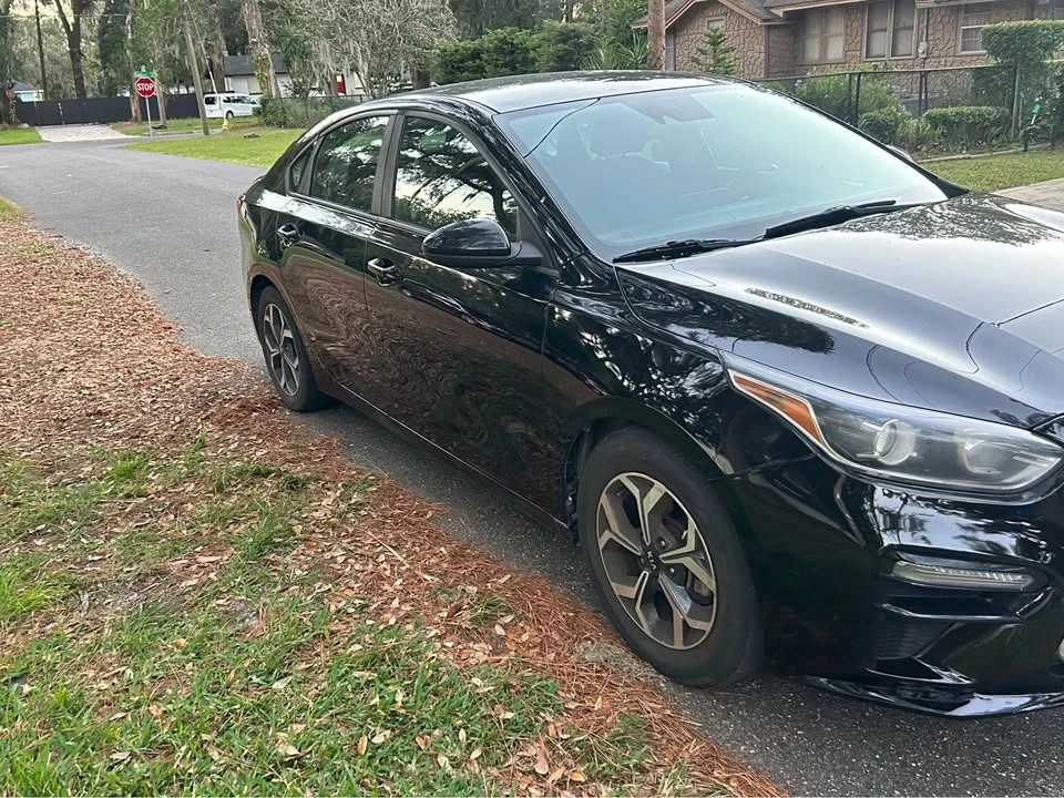 2020 Kia Forte - Image 2 of 12