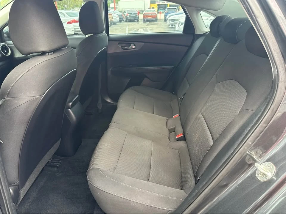 2020 Kia Forte - Image 10 of 20