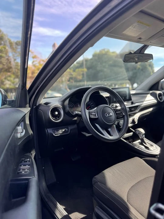2020 Kia Forte - Image 9 of 16