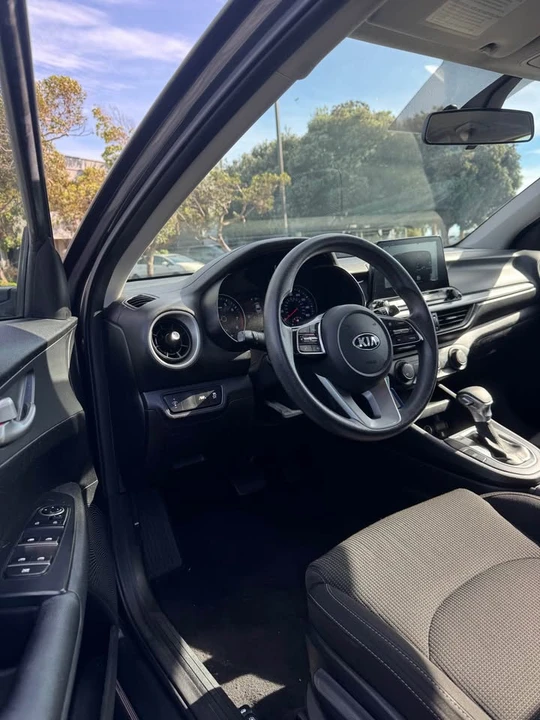 2020 Kia Forte - Image 10 of 16