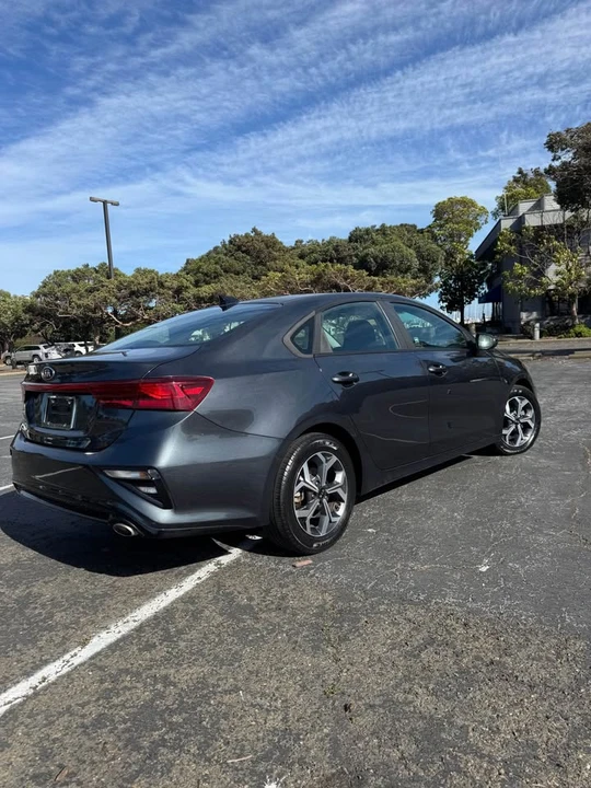 2020 Kia Forte - Image 5 of 16