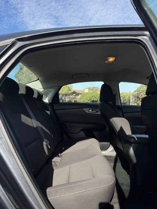 2020 Kia Forte - Image 13 of 16
