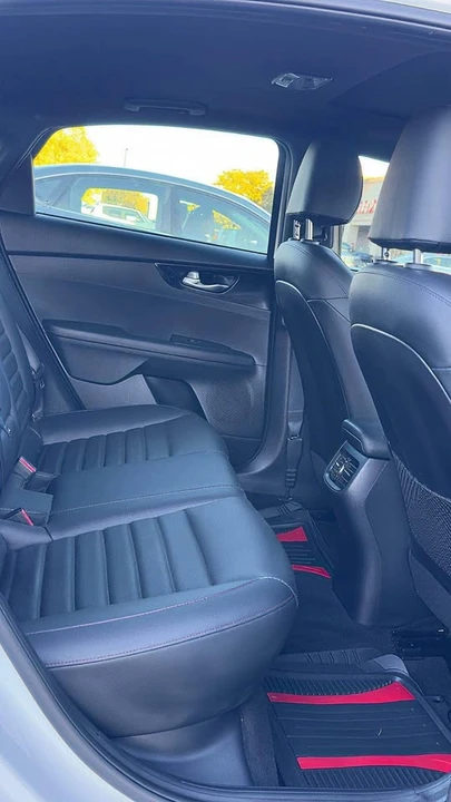 2020 Kia Forte - Image 11 of 13