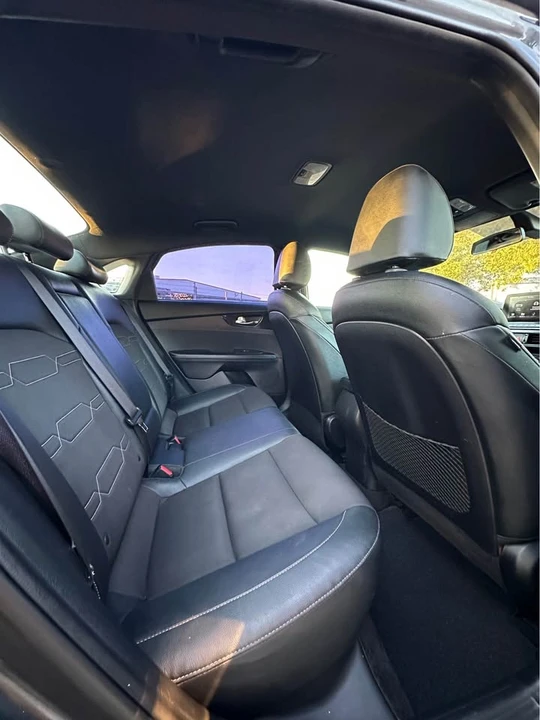 2020 Kia Forte - Image 10 of 16