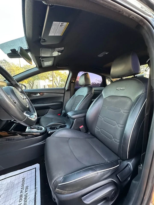 2020 Kia Forte - Image 7 of 16