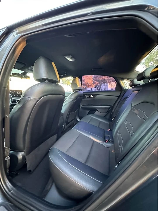 2020 Kia Forte - Image 9 of 16