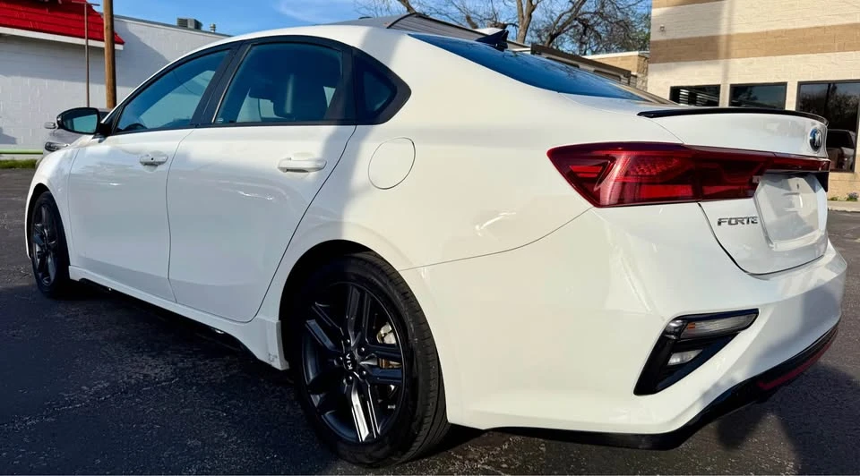 2020 Kia Forte - Image 2 of 16