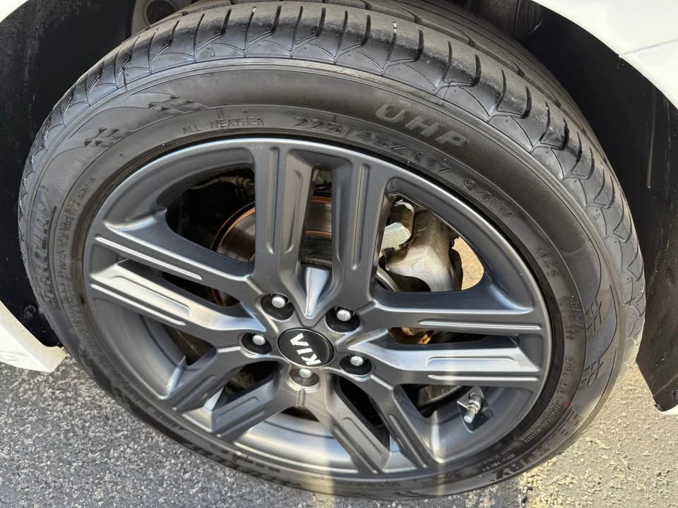 2020 Kia Forte - Image 9 of 16
