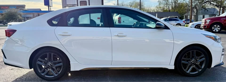 2020 Kia Forte - Image 5 of 16