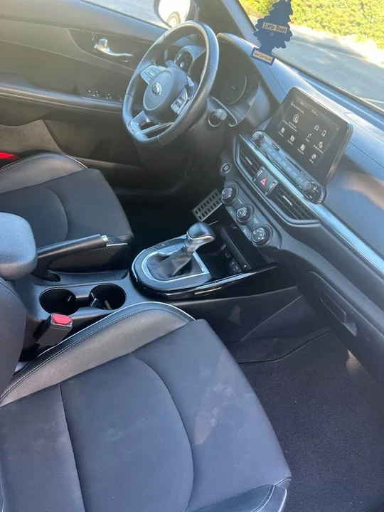 2020 Kia Forte - Image 9 of 14