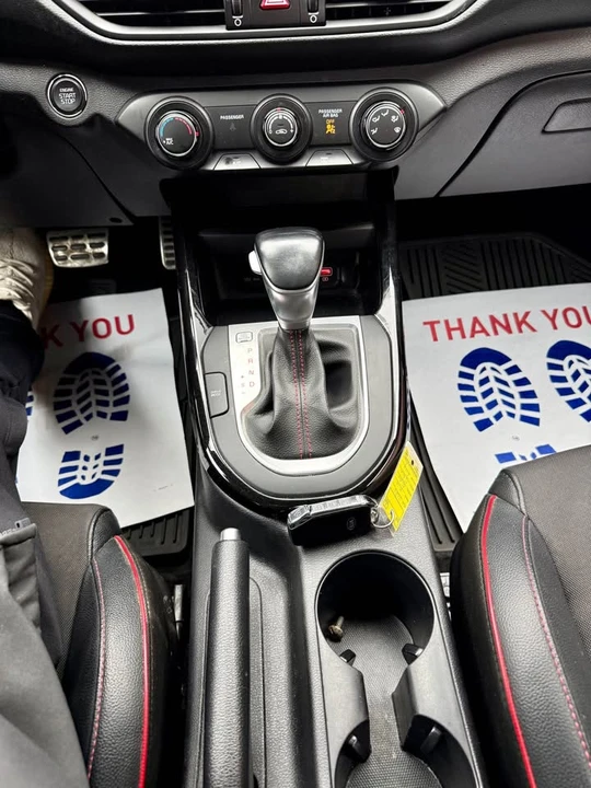 2020 Kia Forte - Image 14 of 19