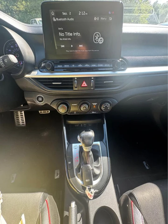 2020 Kia Forte - Image 9 of 18