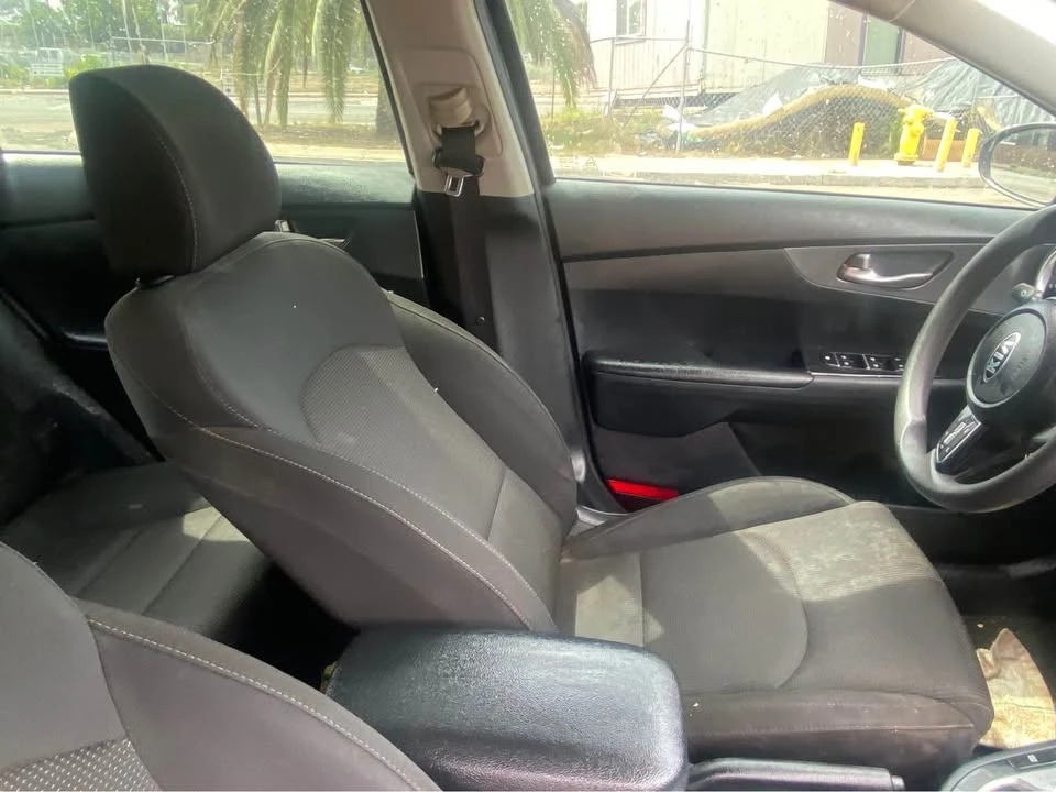 2020 Kia Forte - Image 7 of 10