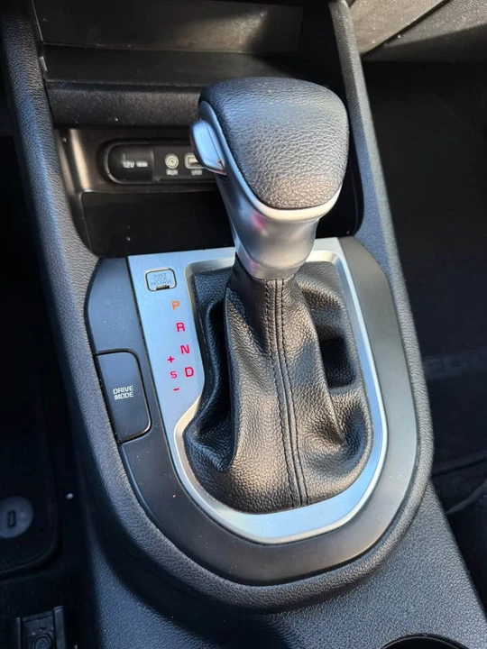 2020 Kia Forte - Image 6 of 8