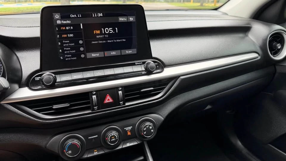 2020 Kia Forte - Image 9 of 17