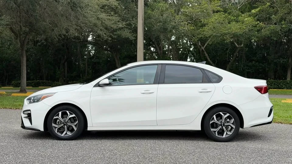 2020 Kia Forte - Image 4 of 17