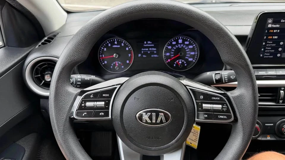 2020 Kia Forte - Image 7 of 17
