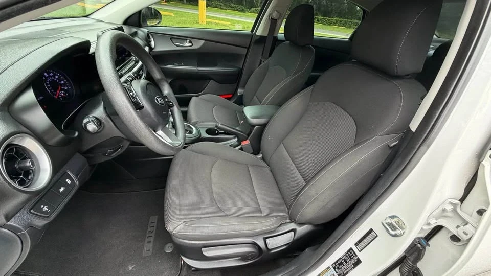 2020 Kia Forte - Image 13 of 17