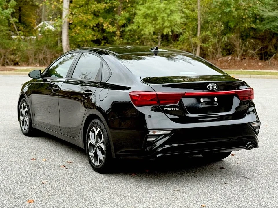 2020 Kia Forte - Image 2 of 11
